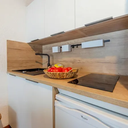 Des Lacs Near Des Gaillands Balcony & Views - Happy Apartament